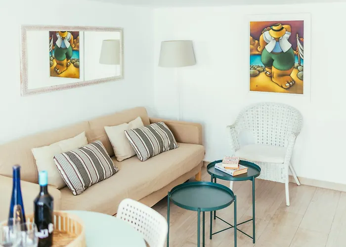 Volcan De Tilama 0 Playa Chica 2 Min * Tías